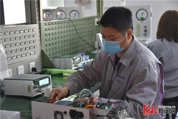 两手抓、两不误河北三河燕郊高新区64家企业复工复产