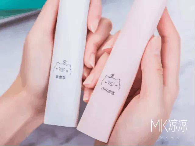 情侣礼物推荐送一对,情侣一周年送什么礼物最好