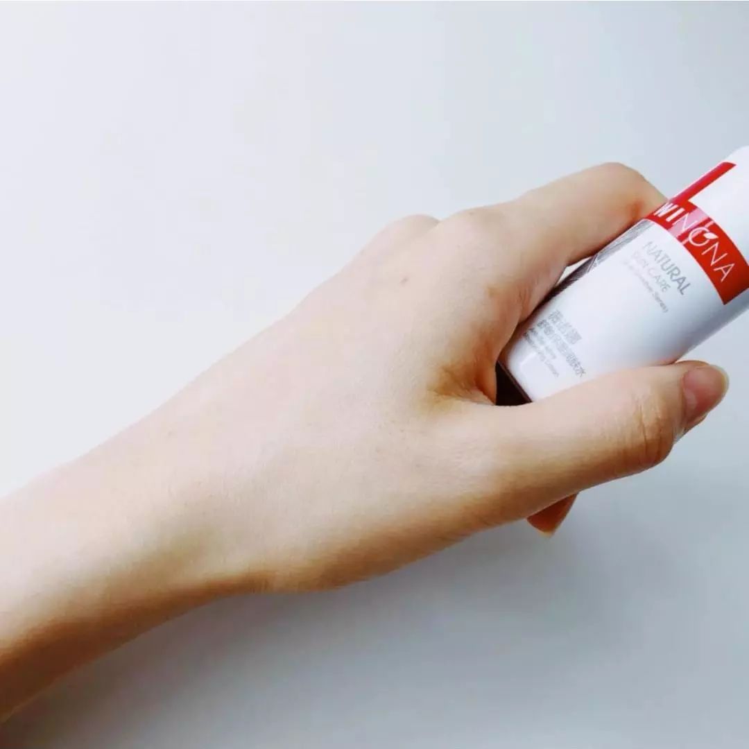 有了水乳精华脸嫩了,有了这些护肤品会更年轻