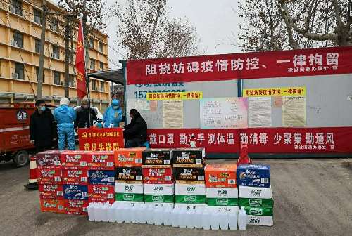 疫情防控不放松社区慰问暖人心