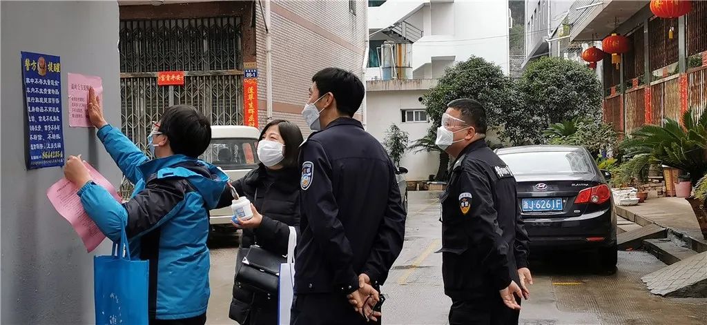 抗疫英雄解放军战士,抗击疫情一线民警坚守岗位