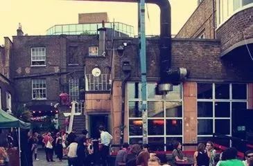 麦昆13年照片,麦昆怎么去世的