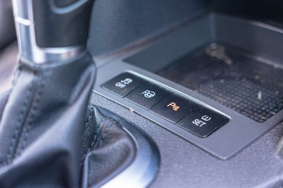 用家里的老途安来练技术,1米9小伙表示坐进去空间还很富裕!就是车机配置有点跟不上?