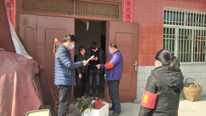 志愿红照亮防疫红,志愿红擦亮战疫温暖底色