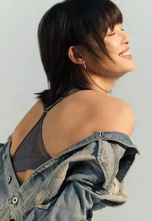 泫雅和男友拍内衣广告,欧阳娜娜泫雅绿色吊带衣跳舞