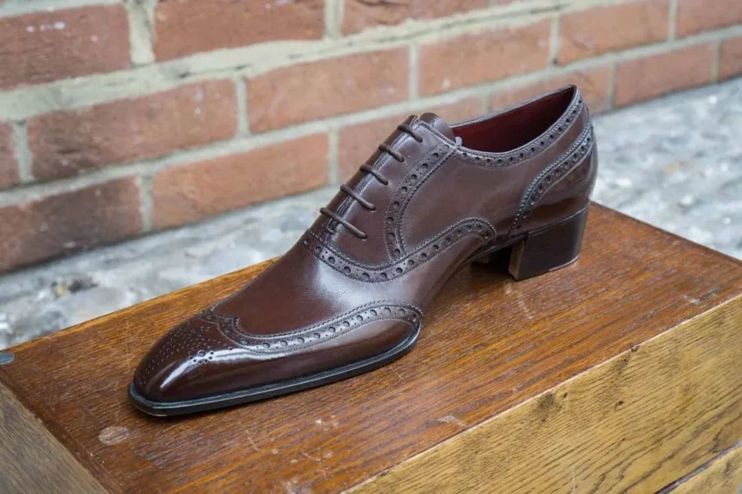 皮鞋看鞋面还是内里,皮鞋的种类及区别