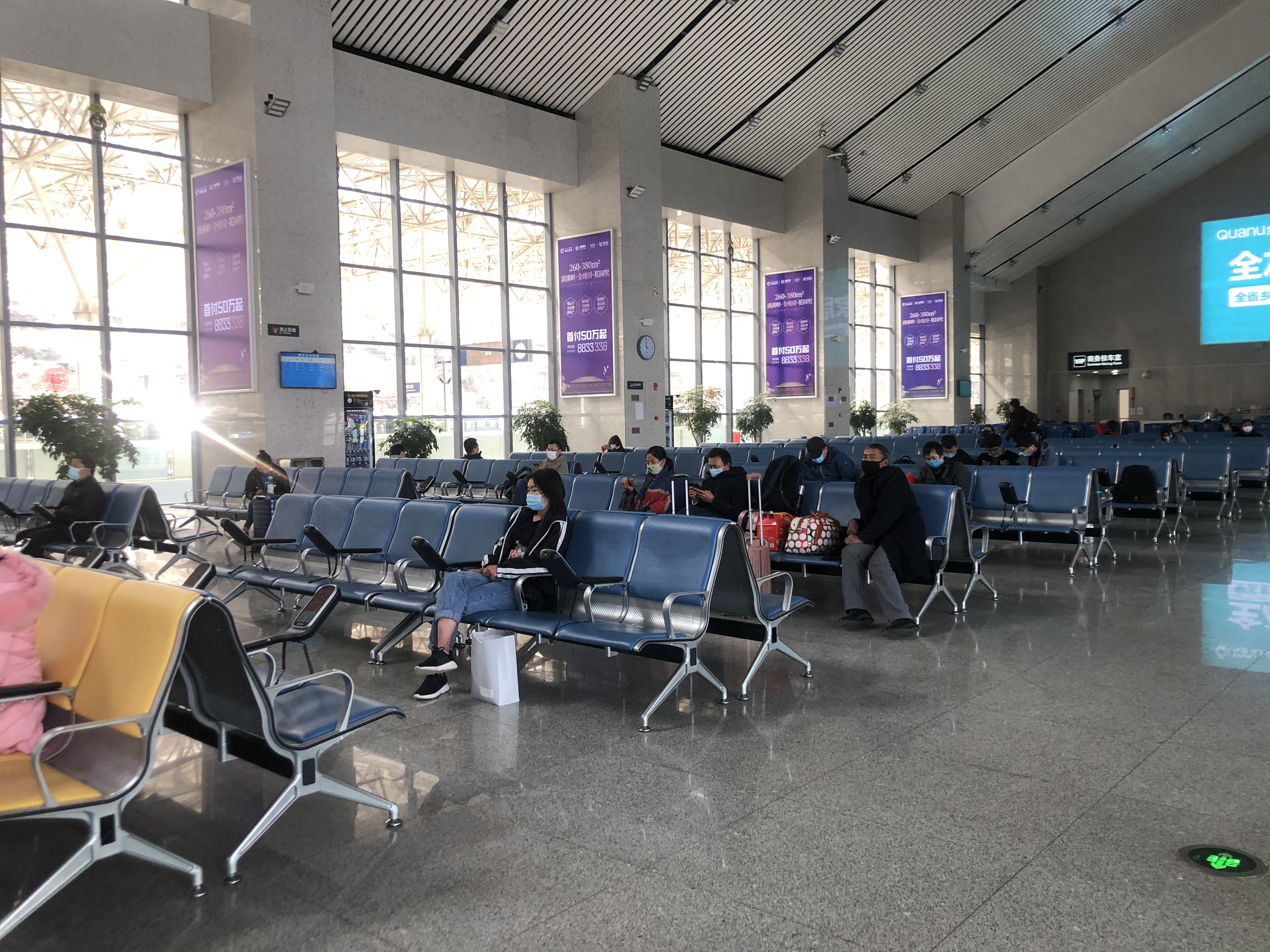 「丽江热线」丽江至昆明恢复开行8对列车，机场这些航班也已恢复…