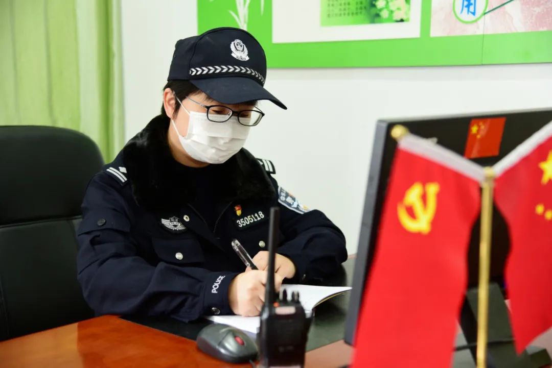 战疫里的力量,战疫前线他们用身躯筑牢防控防线