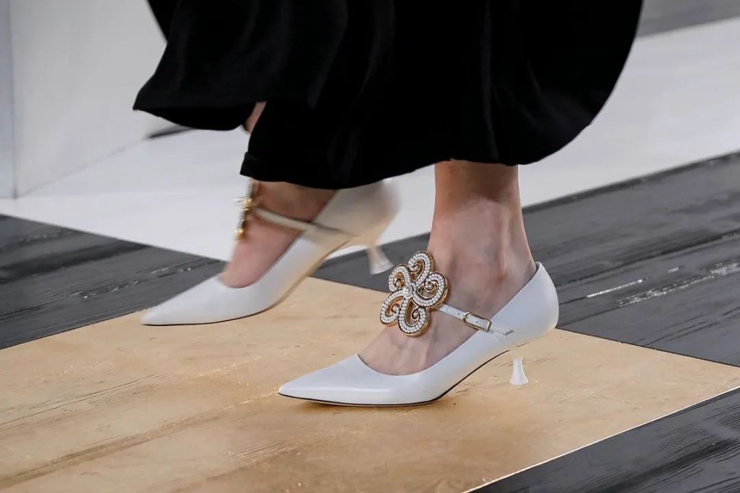 巴黎时装叫什么,什么是巴黎时装