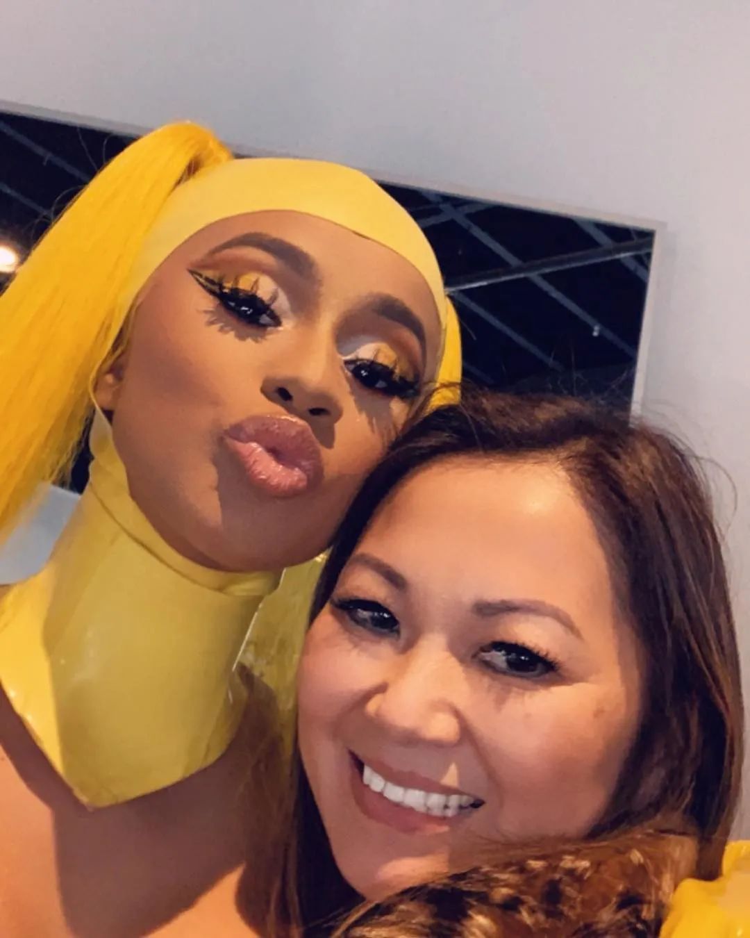 cardib亚裔美甲师,cardib的美甲师