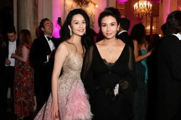 不整容不医美人真的会变吗,不整容不化妆变成美女