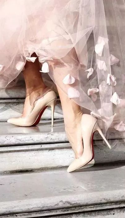 好看的cl红底鞋,一生必入的cl红底鞋