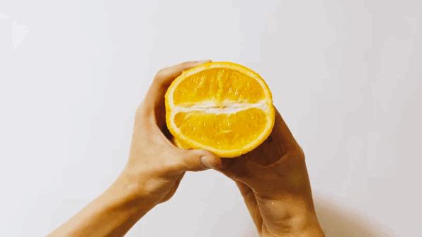 越痛越舔,越舔越痛,舔溃疡是不会有好下场的