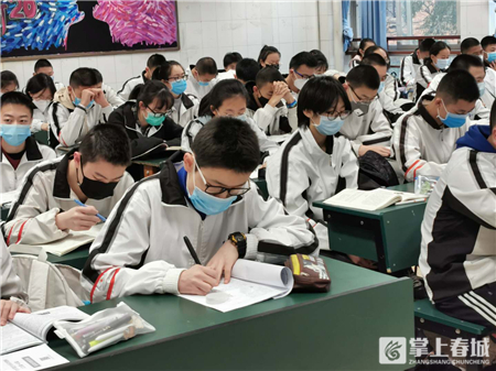 昆明开学首日：学校“各显神通”，学习防疫两不误