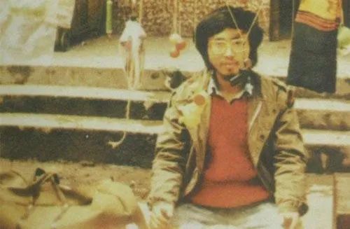 他是诗歌之王：15岁考入北大，25岁放弃生命，至今无人超越