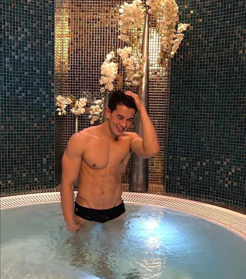 鍥涘窛鎴愰兘璇枃鑰佸笀,鎴愰兘璇枃鑰佸笀