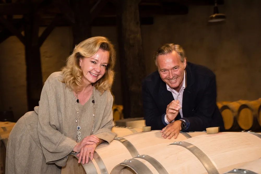 给我一杯萧邦的红酒来开狂欢的Party