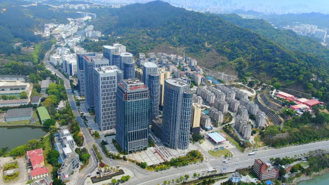 复工战疫共克时艰我们在行动,防疫复工两手抓我们全力以赴