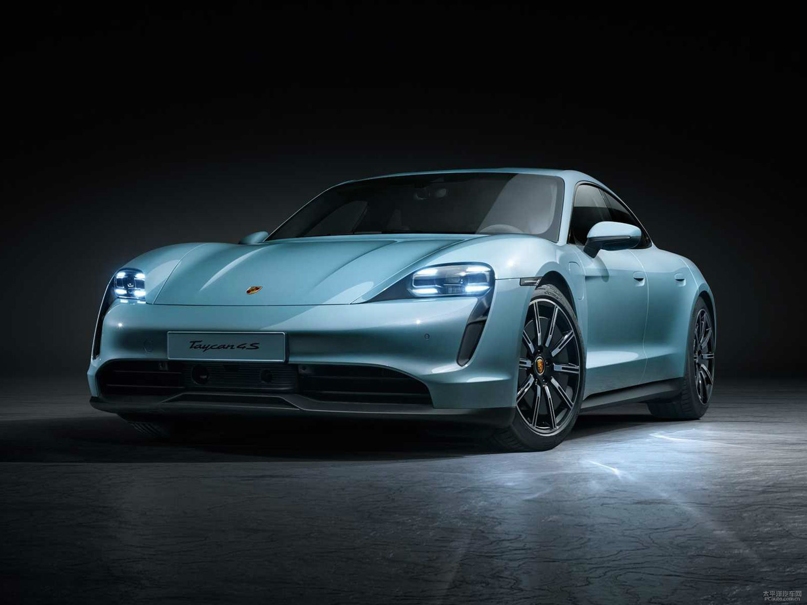 从潮鞋到游艇豪华车企跨界联名产品