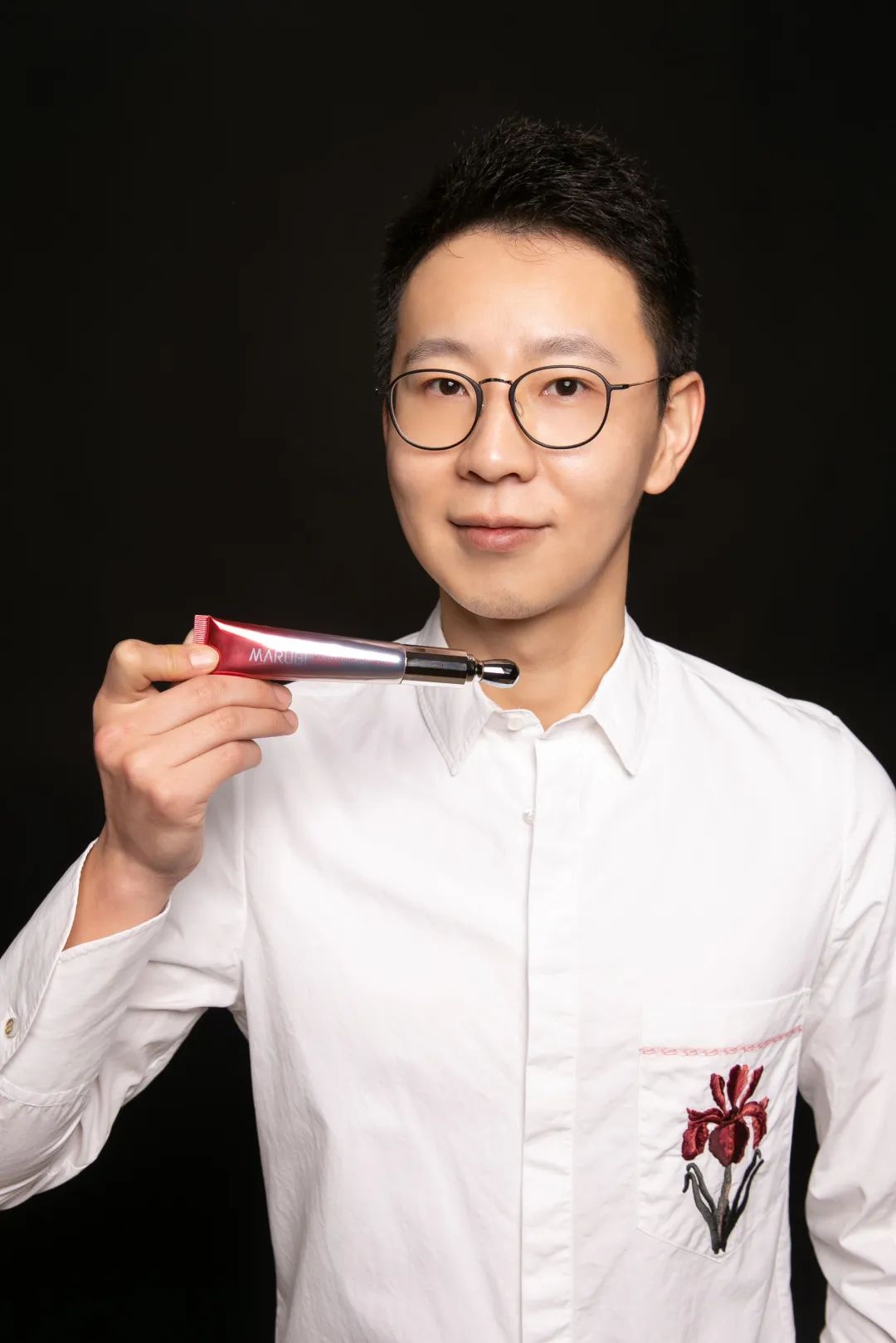 让眼睛变大最快的动作,让眼睛变大100倍