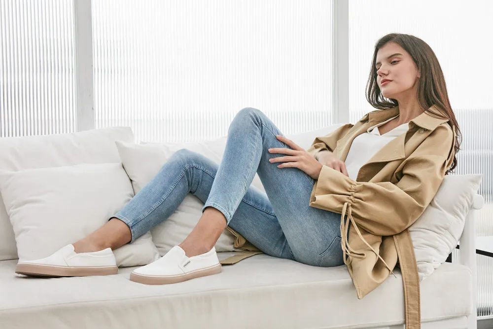 英国的小白鞋,帆布不系鞋带小白鞋