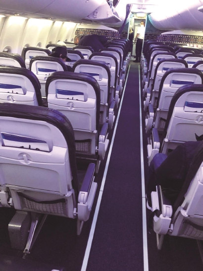 「球迷谱②」穿申花球衣在美国校园“刷存在感”，隔离期於肖立操作球队“转会”