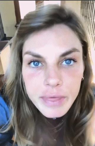 41岁妖孽超模养鸡种田,凭一张动图霸屏15年:原来这只老狐狸,早已修成了仙