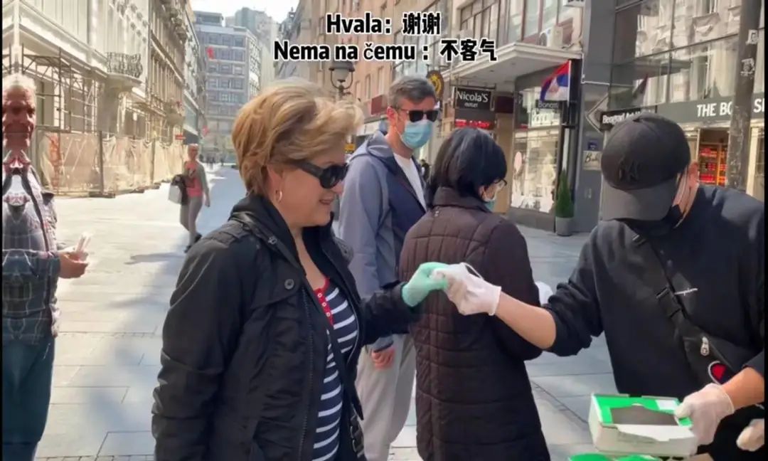 穿和服拍照配爱国歌曲,我的中国心