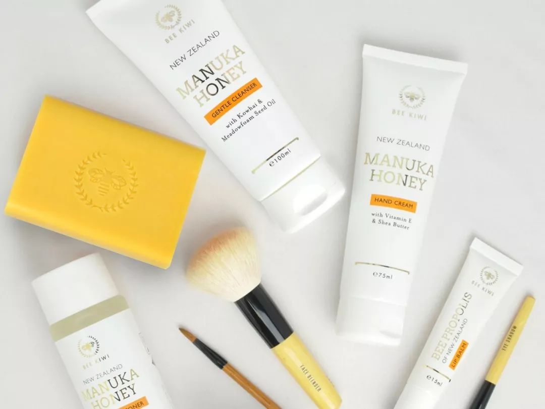 新西兰人气蜂蜜面霜，质地像果冻一样清透，超级补水！还能祛痘、缩毛孔