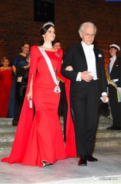 当年嫁入瑞典王室的不雅王妃跑去支援医生！曾不待见的瑞典民众，现在也开始夸了