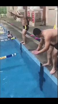 “你和异性发生过最尴尬的事!笑得我差点当场去世了…”哈哈哈哈哈哈哈哈哈