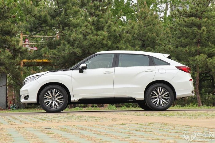 本田冠道空间,本田冠道和长安uni-k后排空间