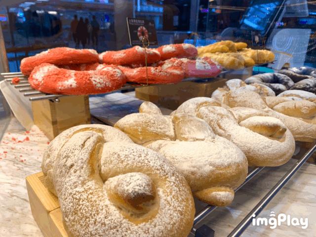 小鲁哥携手万小汇直播探店！小米手环、蒂佳婷面膜走到哪送到哪