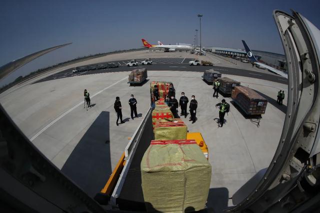 山航：青岛-日本大阪“客改货”航班顺利首飞