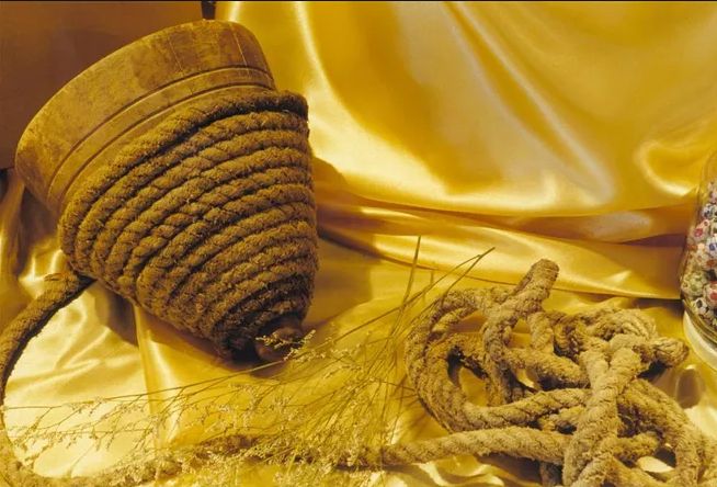 浜戝拰闈為仐,涓変唬鎵嬭壓浜虹殑鍧氭寔