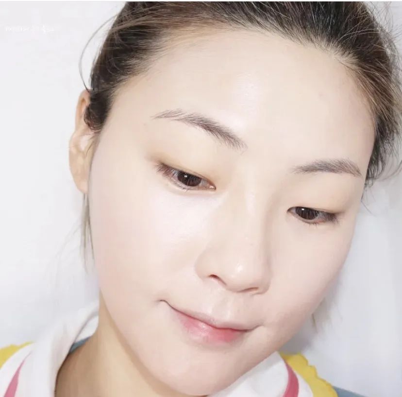 拒绝油腻毛孔粗大,水光肌粉底韩国女星