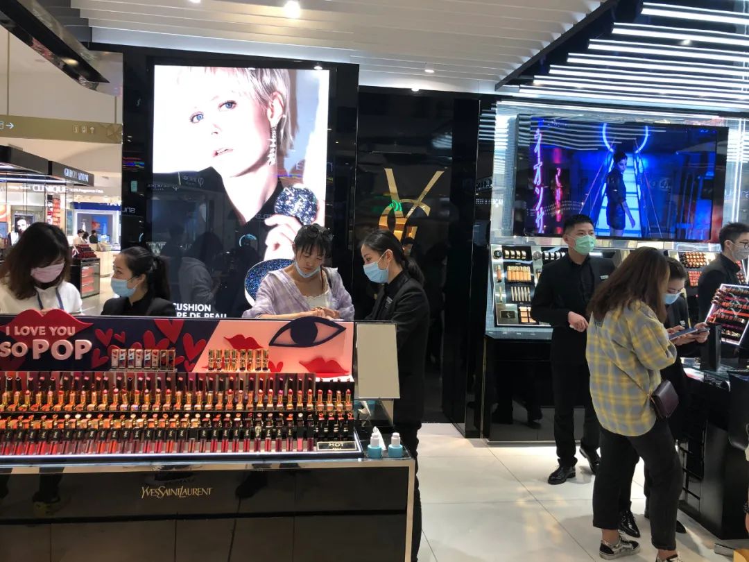 上海打折季来了！化妆品58折、家电对折…这样买最划算！