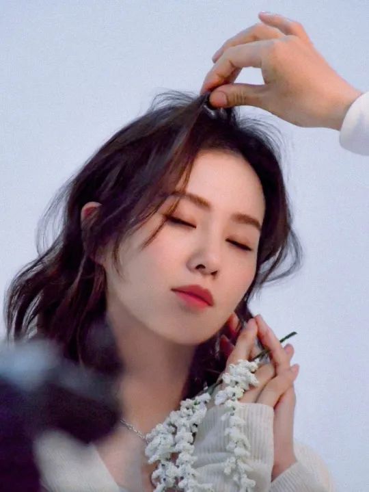 李敏镐扎头发禁忌,李敏镐金丝草卷发