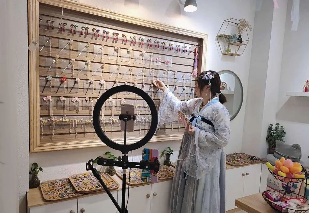 义乌，7万多商户的生死战