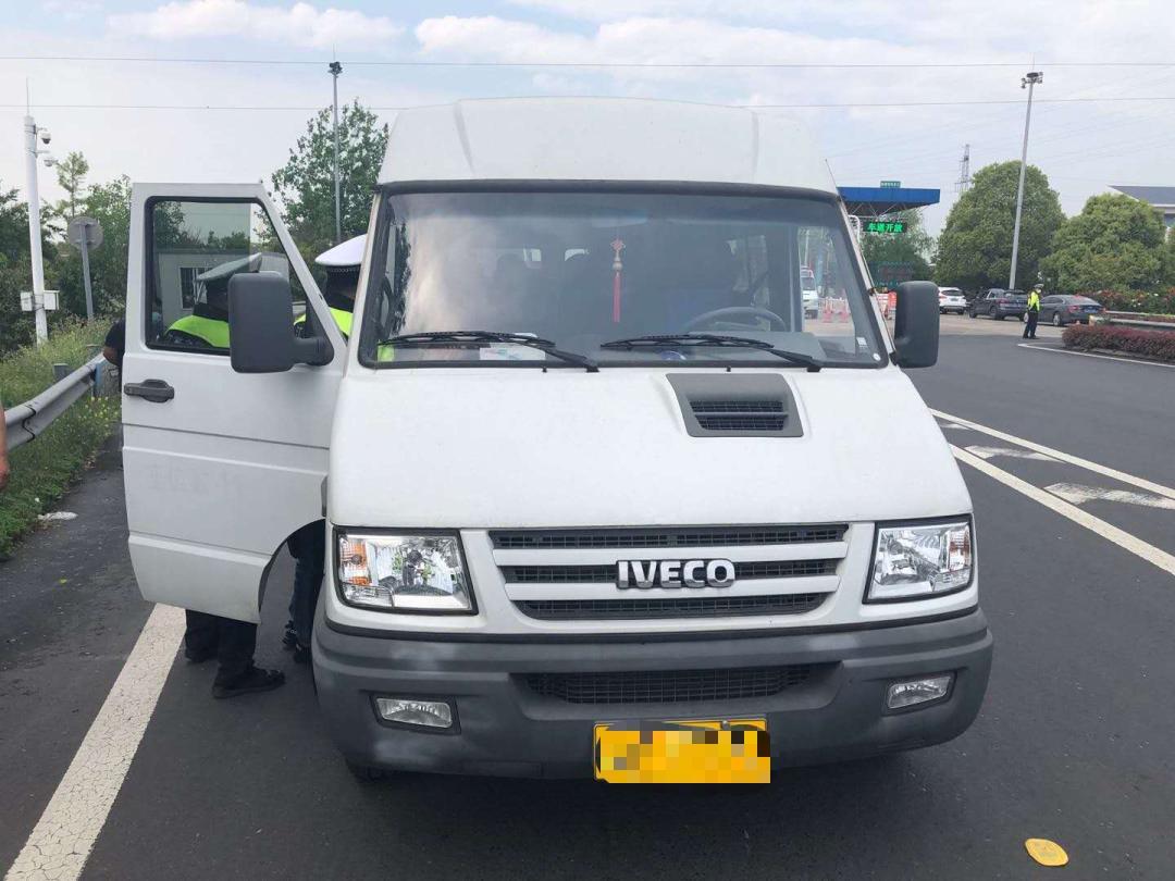 喝酒后遇到紧急情况下能开车吗,白酒喝了第二天能不能开车