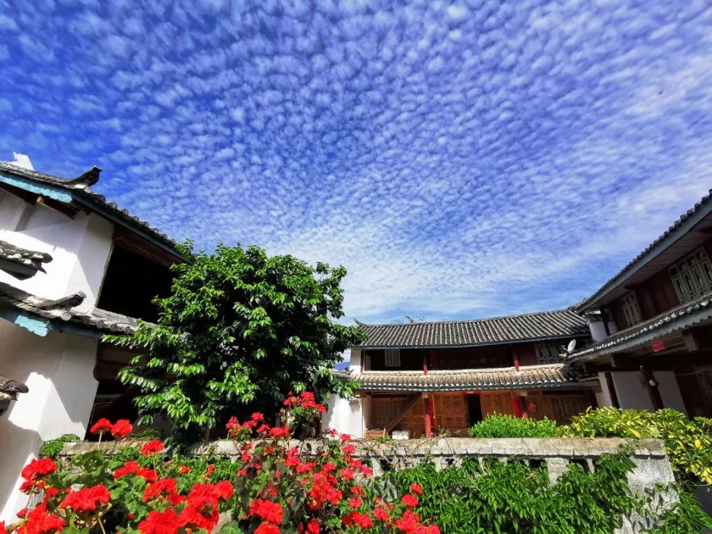 香格里拉家乡,香格里拉蓝天白云美景