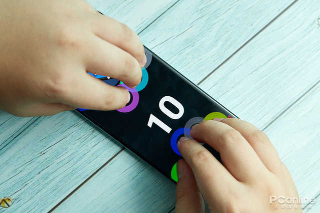 三星s20硬格机,三星s20系列是曲面屏还是直屏