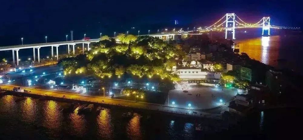 妈屿乡镇渡口撤销后，今天起临时开通妈屿公交专线，由妈屿开往汕头火车站，2元/人次！