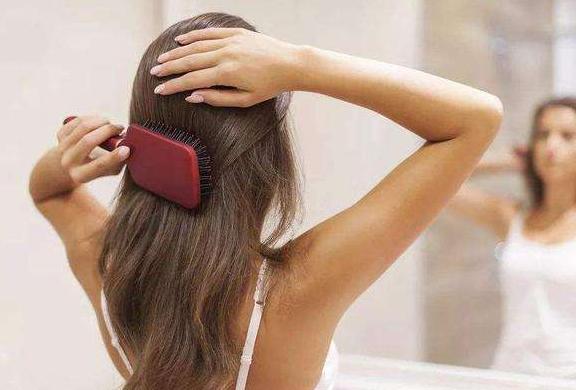 正确的洗头方法来维护头皮的健康,头皮什么状态下洗头最好