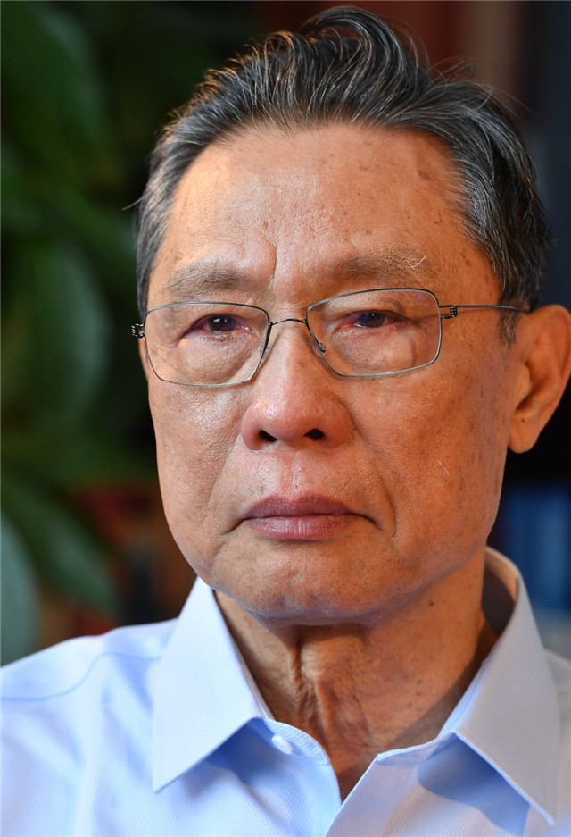 坚持不懈坚决打赢疫情防控阻击战,众志成城抗击疫情风雨无阻向前行