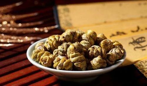 保险赔247万,保险理赔18000