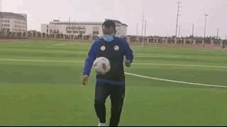 鐤儏瓒崇悆,鐤儏闃村奖绗肩僵涓嬬殑瓒崇悆