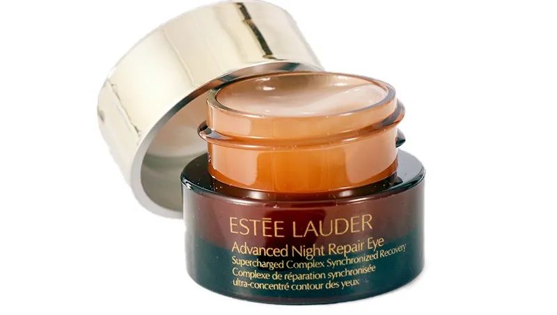 雅诗兰黛小棕瓶上线一天爆单1.6万瓶，答应我别再浪！费！钱！好吗