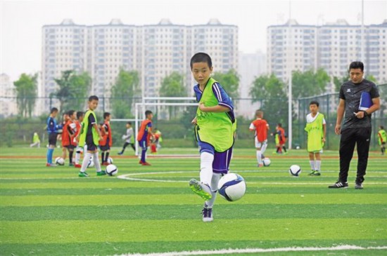 陕西足球青训训练中心,西安职业足球青训