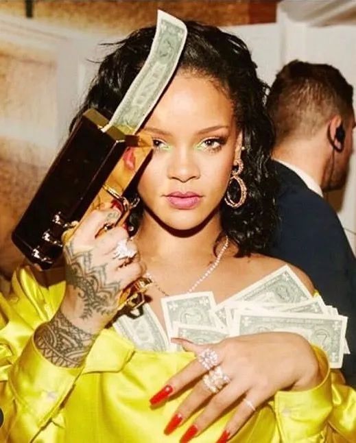 山东天后蕾哈娜热单,北美带货女王蕾哈娜